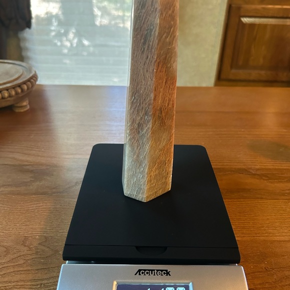 Beautiful Peach Moonstone obelisk, sphere with stand and palm stone. - Picture 8 of 8